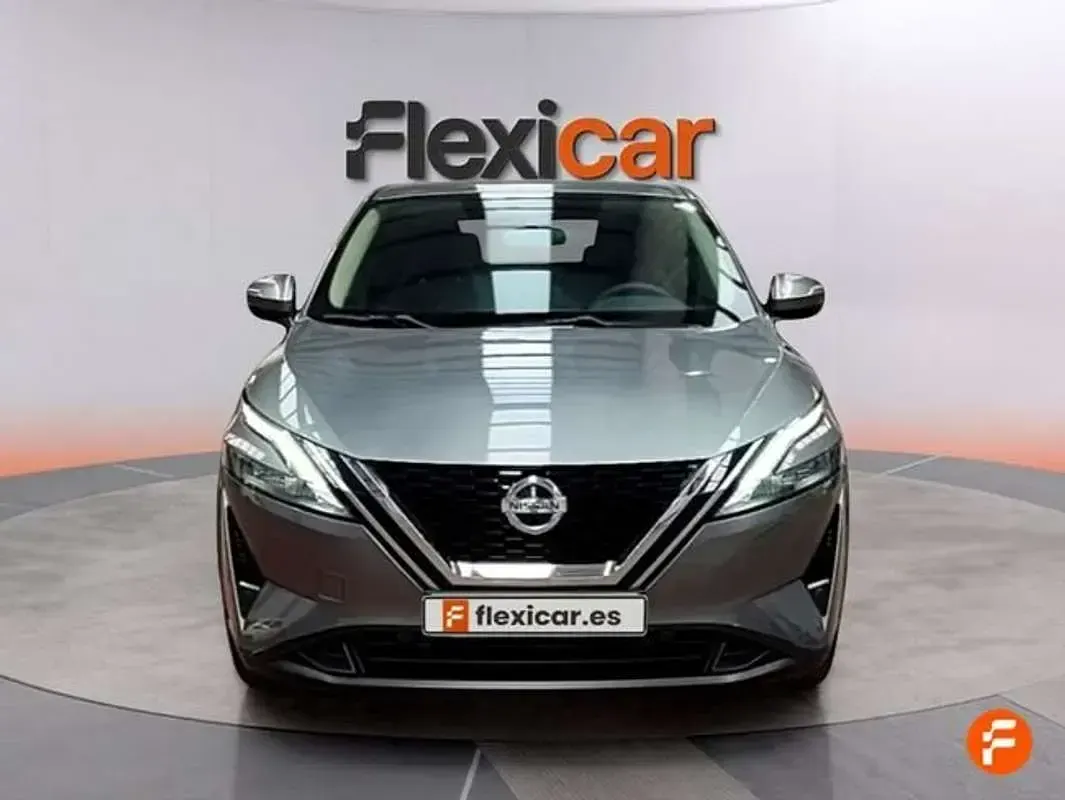 Usado Nissan Qashqai Acenta 140 CV (102 kW) 2022 Gris SUV