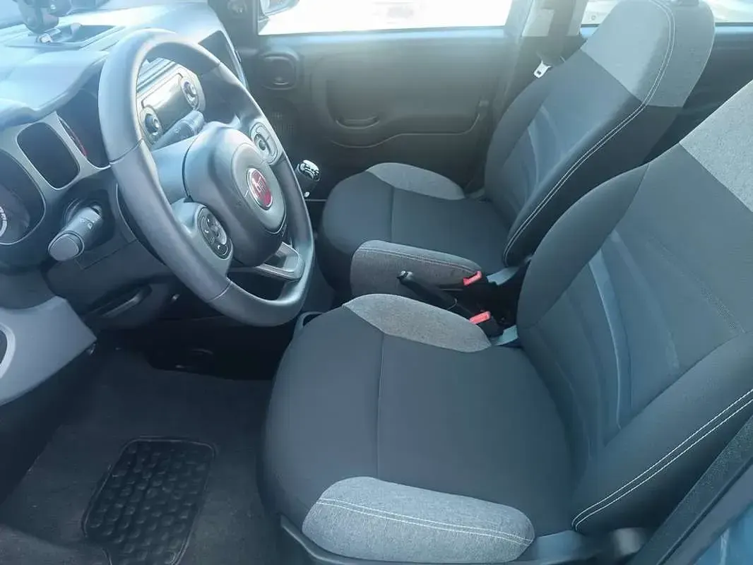 Usado Fiat Panda 69 CV (50 kW) 2022 Azul Utilitario