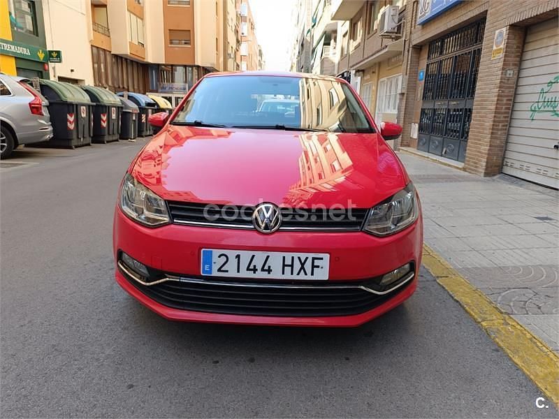 Usado VW Polo Advance 90 CV (66 kW) 2014 Rojo Berlina