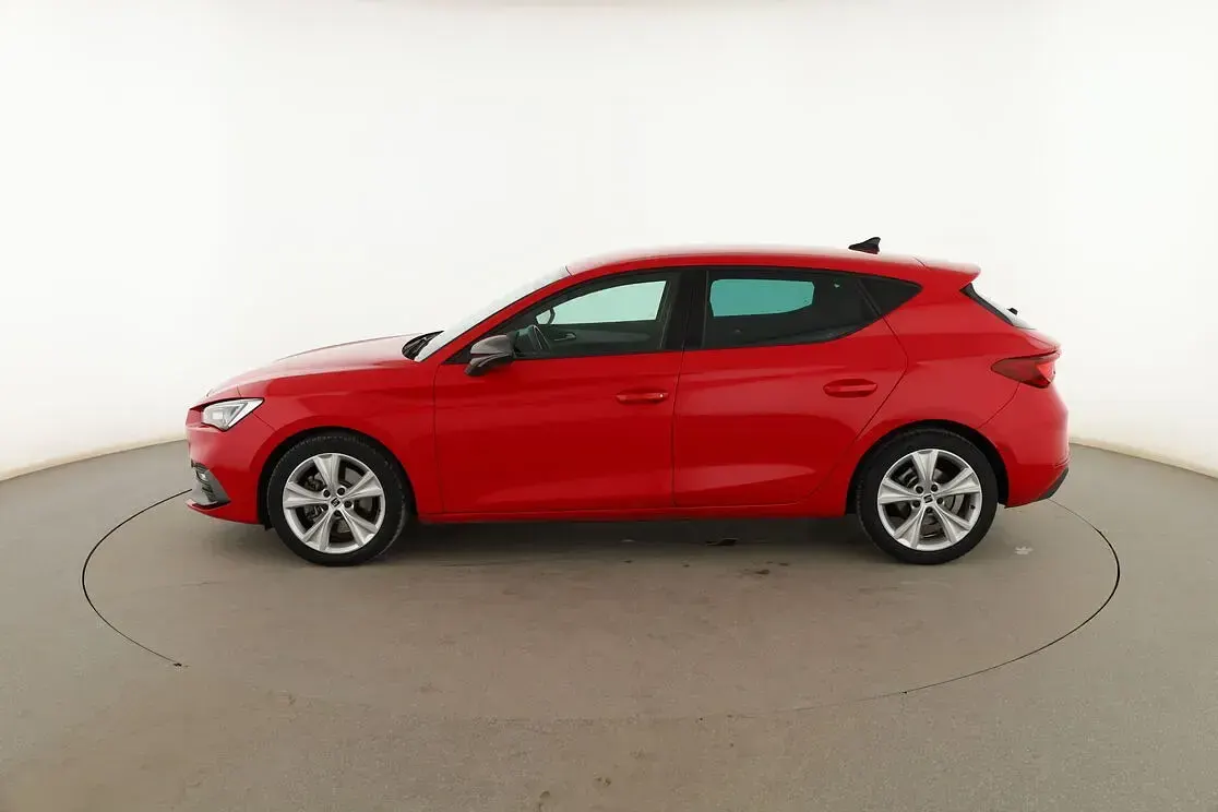 Usado Seat Leon FR 150 CV (110 kW) 2020 Rojo Berlina