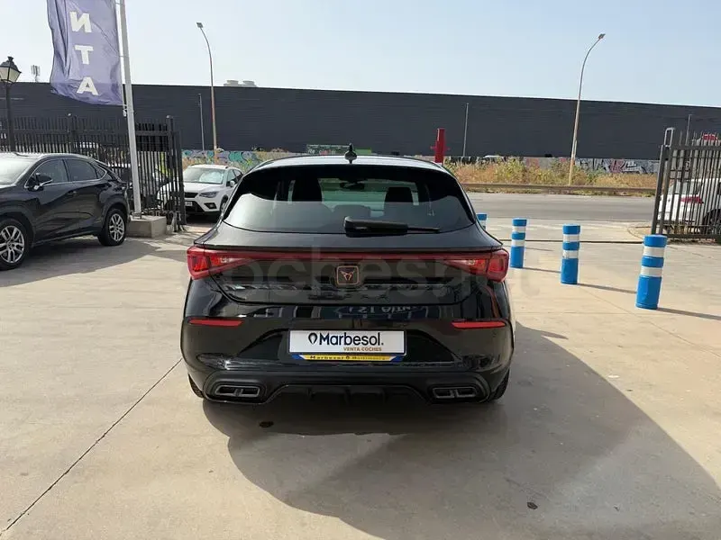 Usado Cupra Leon 150 CV (110 kW) 2023 Negro Berlina
