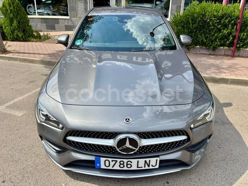Usado Mercedes CLA200 Shooting Brake 150 CV (110 kW) 2021 Gris / plata Familiar