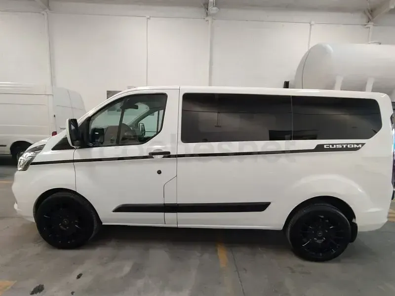 Usado Ford Tourneo Trend 130 CV (95 kW) 2018 Blanco Monovolumen