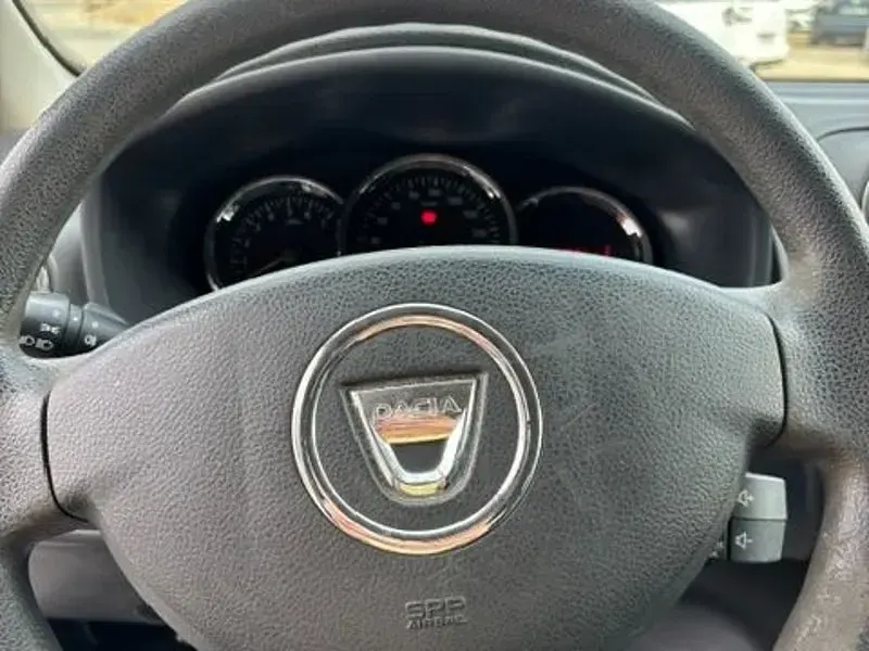 Usado Dacia Sandero Lauréate 75 CV (55 kW) 2016 Blanco Berlina