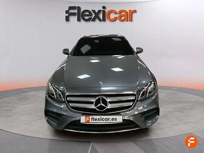 Usado Mercedes E300 306 CV (225 kW) 2019 Gris / plata Berlina