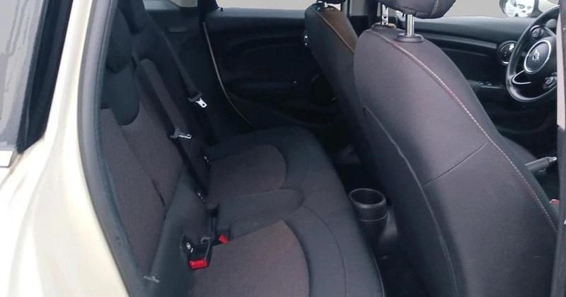 Usado Mini ONE 102 CV (75 kW) 2019 Utilitario