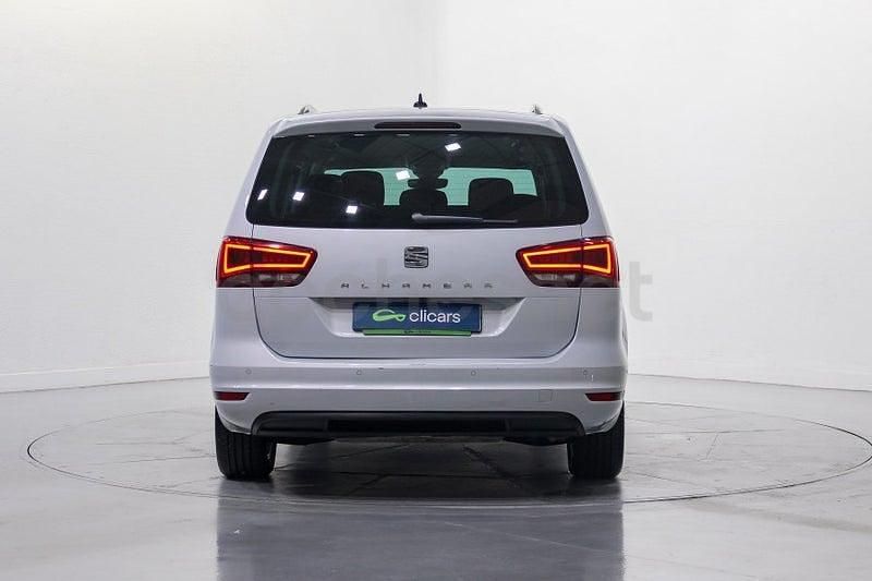 Usado Seat Alhambra XCELLENCE 150 CV (110 kW) 2022 Gris / plata Monovolumen