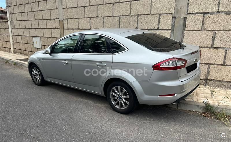 Gris / plata Usado 2011 Ford Mondeo Berlina | 5500 € (Precio justo) - Imagen 1/4