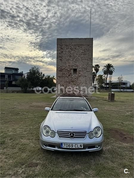Usado Mercedes C220 143 CV (105 kW) 2003 Gris / plata Berlina