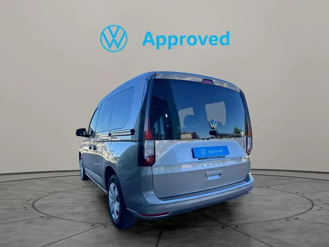 Usado VW Caddy 102 CV (75 kW) 2025 Beige Monovolumen