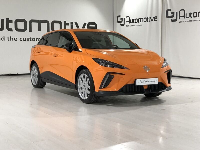 Usado MG MG4 EV Luxury 150 kW (204 CV) 2023 Naranja Utilitario