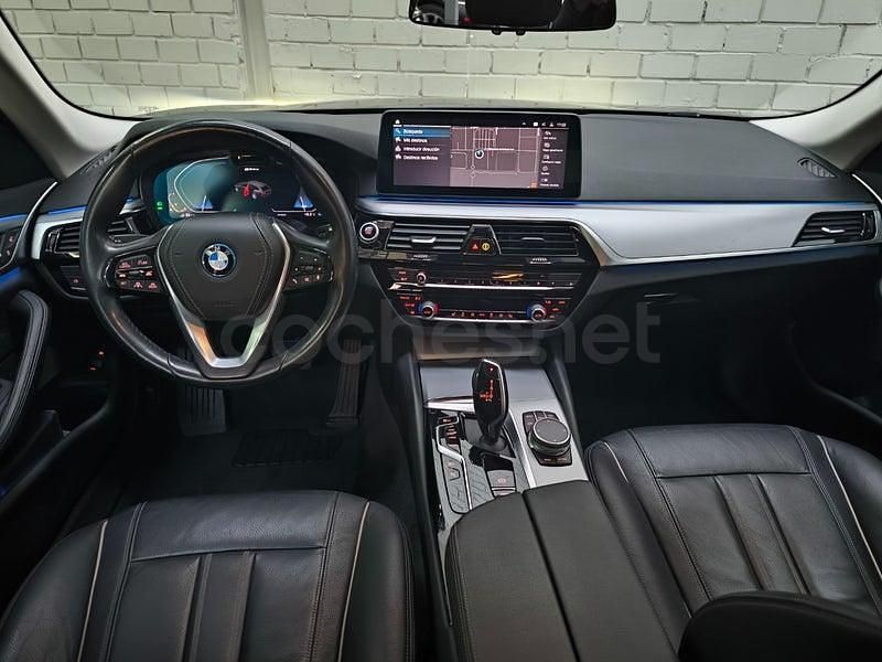 Usado BMW 530e Comfort Edition 292 CV (214 kW) 2022 Negro Familiar
