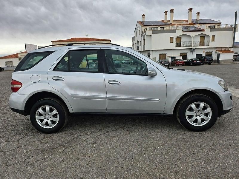 Usado Mercedes ML320 224 CV (164 kW) 2005 Gris / plata SUV