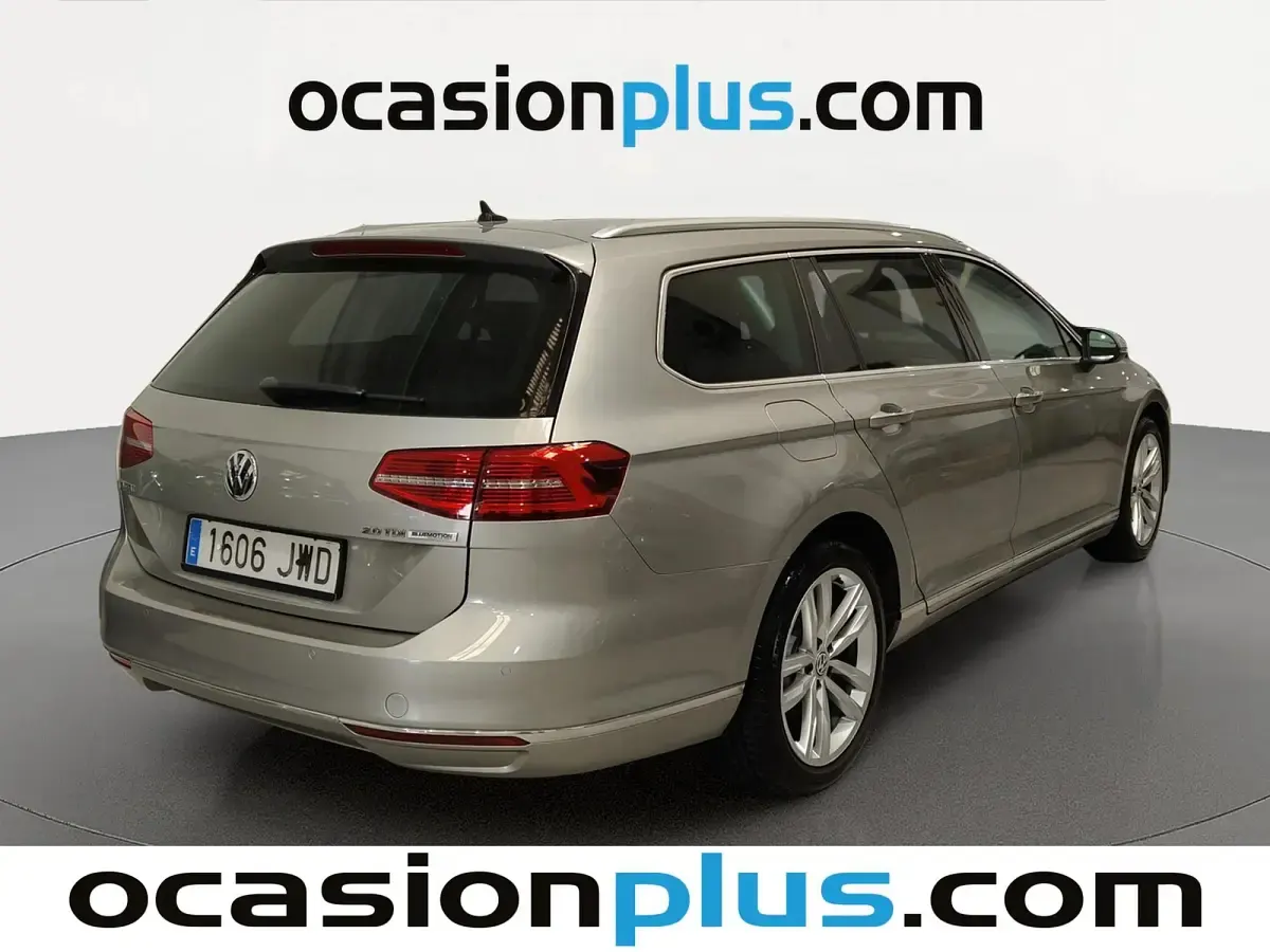 Käytetty VW Passat Sport 150 HP (110 kW) 2017 Harmaa Farmari