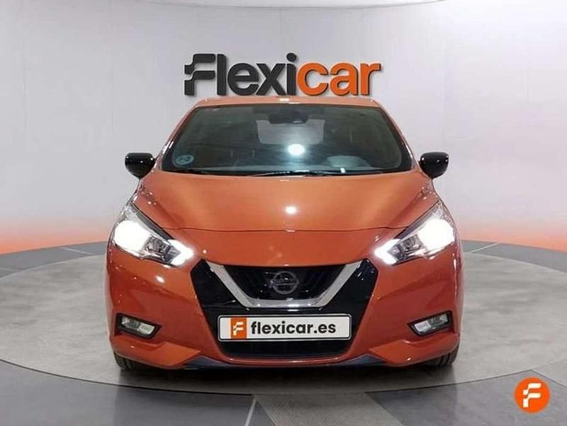 Usado Nissan Micra Acenta 90 CV (66 kW) 2017 Naranja Utilitario