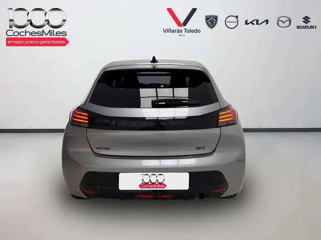 Usado Peugeot 208 Allure 101 CV (74 kW) 2025 Gris Utilitario