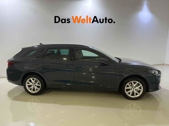 Usado Seat Leon ST Style 115 CV (84 kW) 2024 Azul Familiar