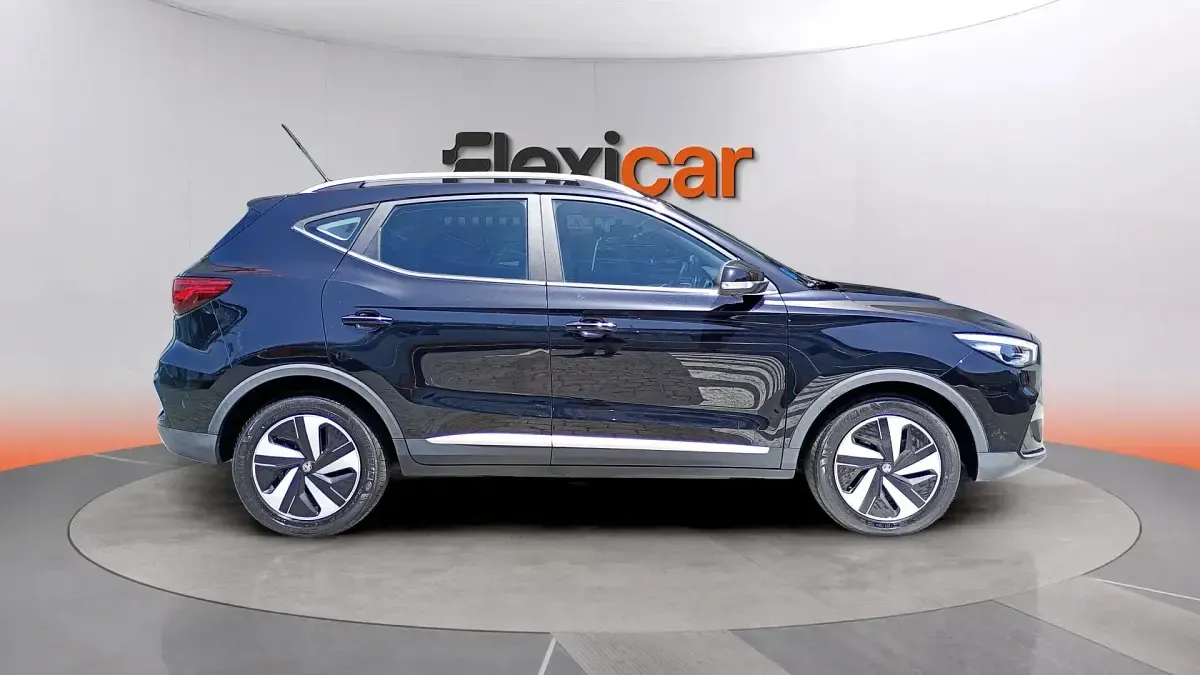 Usado MG ZS Luxury 114 kW (156 CV) 2022 Negro SUV