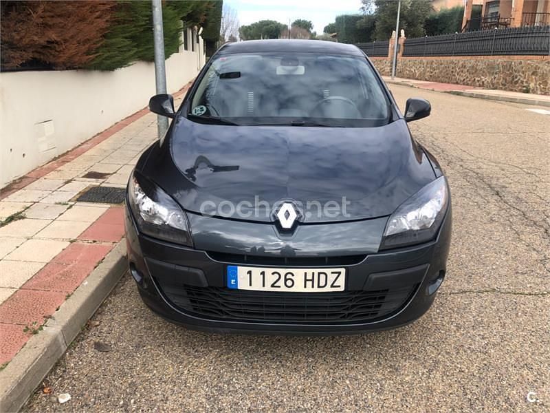 Usado Renault Mégane GrandTour Dynamique 110 CV (80 kW) 2011 Negro Familiar