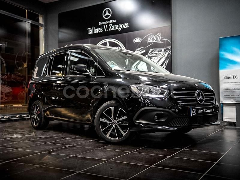 Usado Mercedes T180 116 CV (85 kW) 2023 Negro Monovolumen