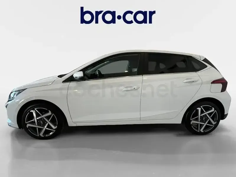 Usado Hyundai i20 100 CV (73 kW) 2025 Blanco Utilitario