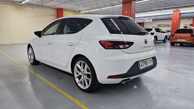 Usado Seat Leon FR 150 CV (110 kW) 2013 Blanco Utilitario