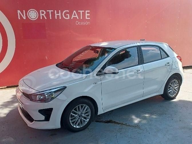 Blanco Usado 2022 Kia Rio Berlina | 10.400 € (Super precio) - Imagen 1/4