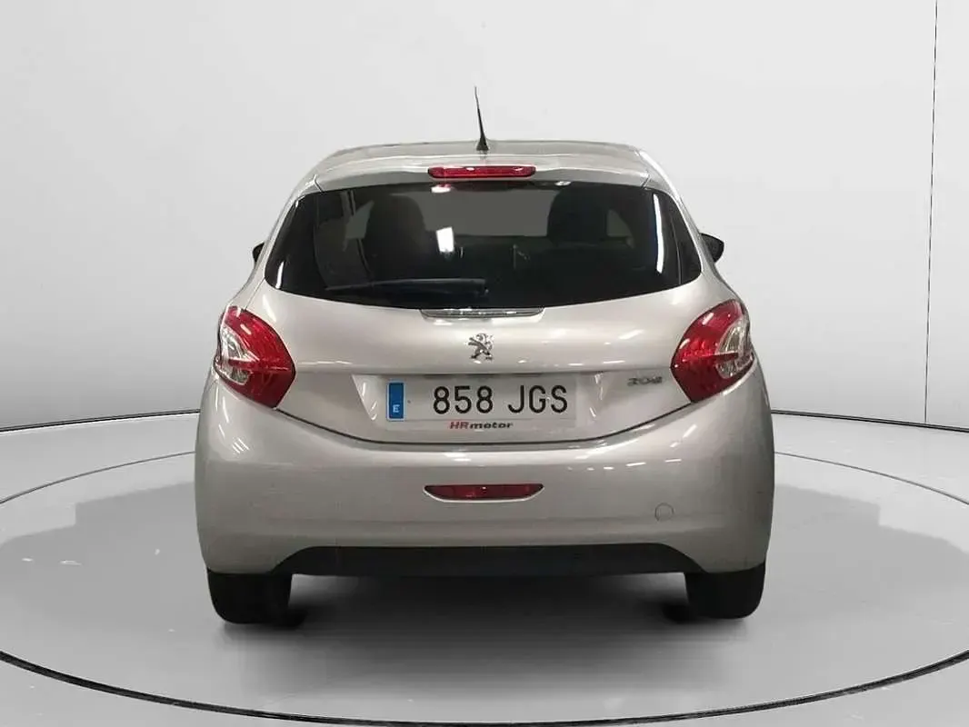 Usado Peugeot 208 Style 83 CV (61 kW) 2015 Gris Utilitario