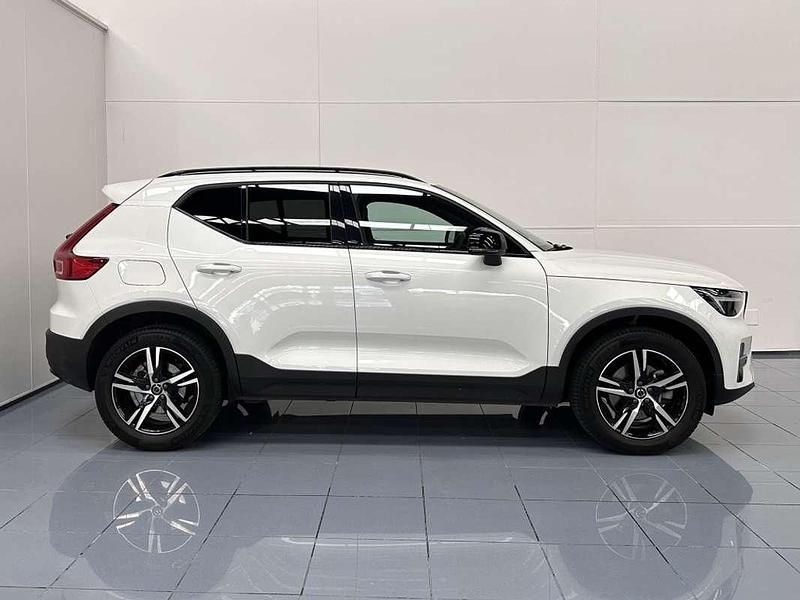 Usado Volvo XC40 Plus 129 CV (94 kW) 2025 Blanco SUV