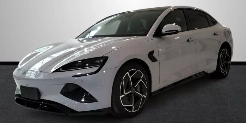 Nuevo BYD Seal Design 230 kW (313 CV) 2025 Gris claro Berlina