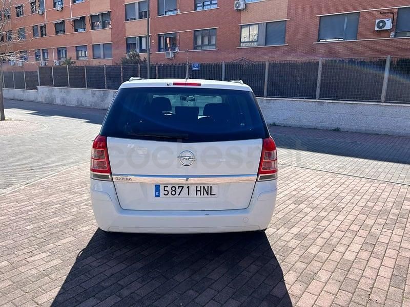 Usado Opel Zafira Family 115 CV (84 kW) 2013 Blanco Monovolumen