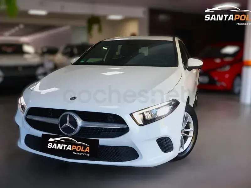 Käytetty Mercedes A180 136 HP (100 kW) 2019 Valkoinen Sedan