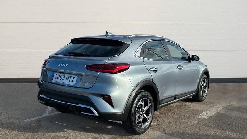 Usado Kia XCeed 140 CV (102 kW) 2024 Gris SUV