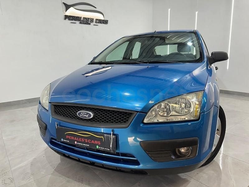 Usado Ford Focus Trend 100 CV (73 kW) 2005 Azul Berlina