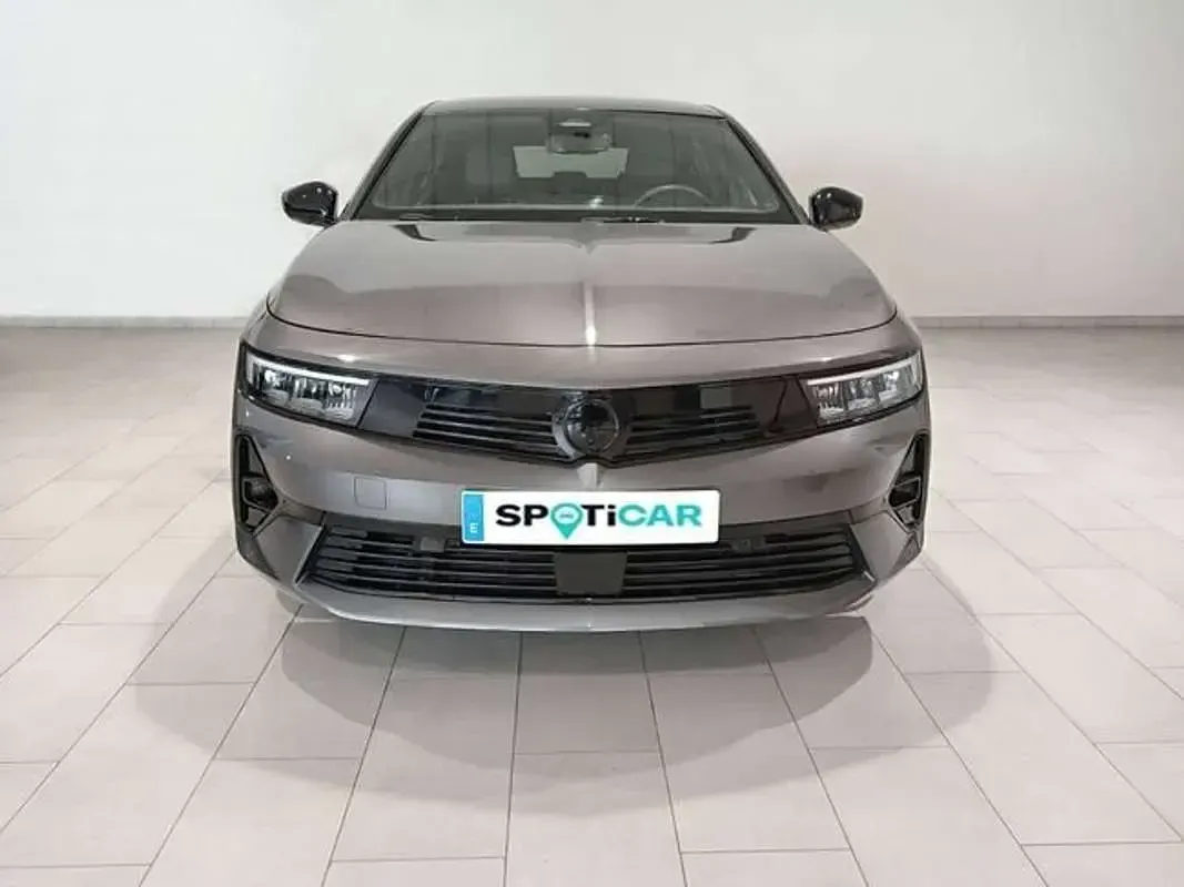Usado Opel Astra 131 CV (96 kW) 2025 Gris Utilitario