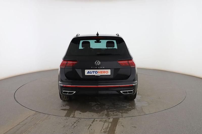 Usado VW Tiguan R-line 150 CV (110 kW) 2022 Negro SUV