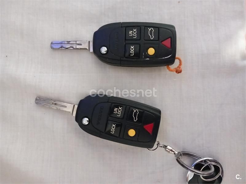 Usado Volvo XC90 Momentum 163 CV (119 kW) 2005 Negro SUV