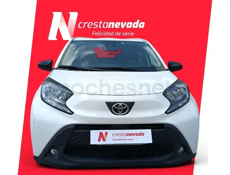 Usado Toyota Aygo X Play 72 CV (52 kW) 2023 Blanco SUV