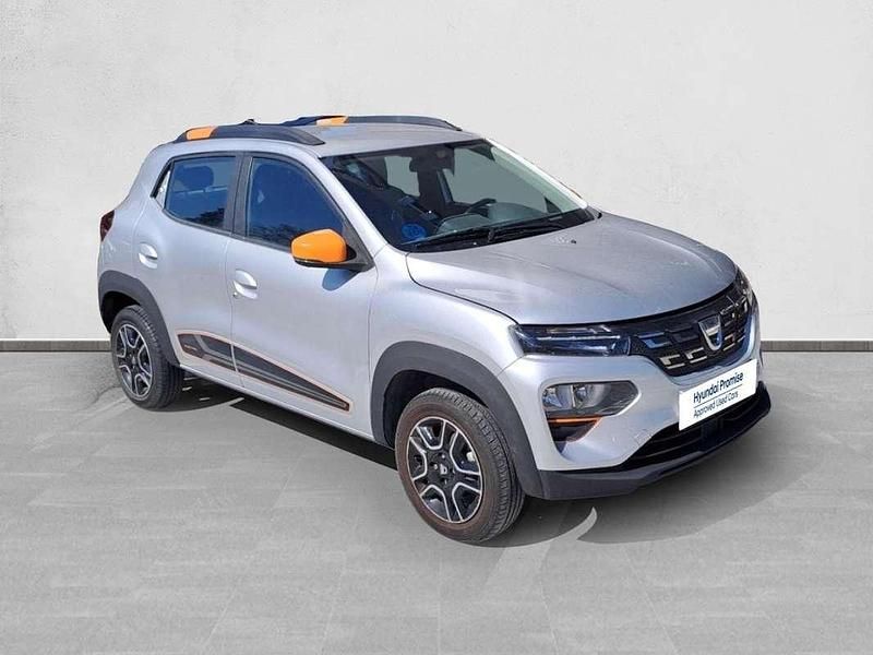 Usado Dacia Spring Comfort Plus 33 kW (45 CV) 2022 Gris Utilitario