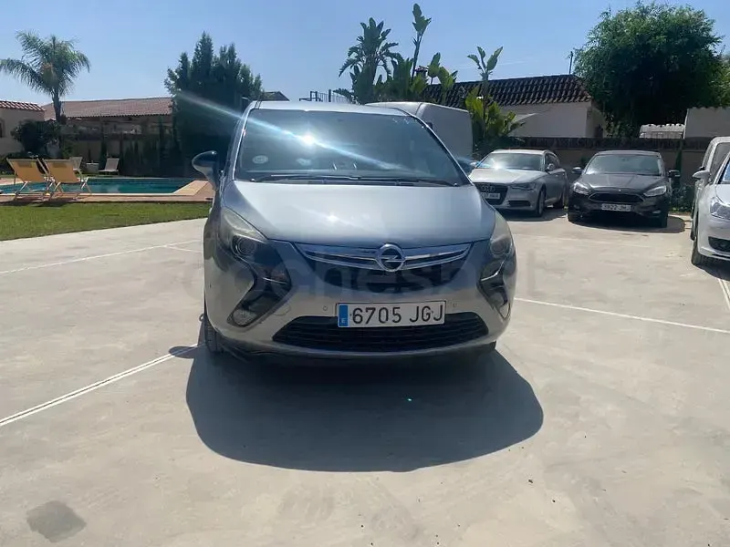 Usado Opel Zafira Tourer Selective 130 CV (95 kW) 2015 Gris / plata Monovolumen