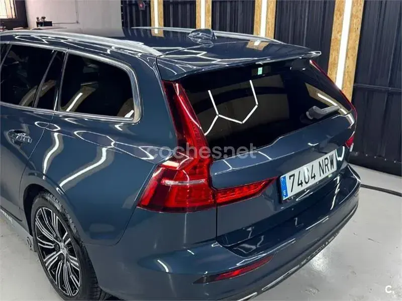 Usado Volvo V60 Inscription 340 CV (250 kW) 2020 Azul Familiar