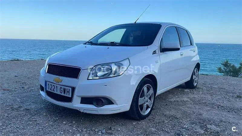 Usado Chevrolet Aveo LS 84 CV (61 kW) 2010 Blanco Berlina