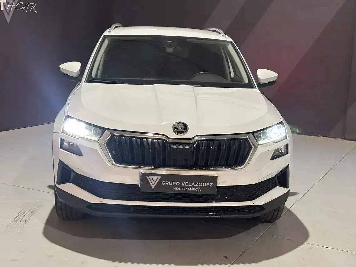 Usado Skoda Karoq Ambition 150 CV (110 kW) 2023 Blanco SUV