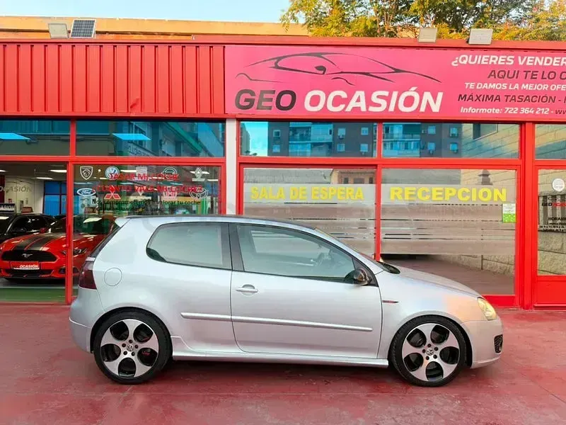 Usado VW Golf V GTI 200 CV (147 kW) 2007 Gris / plata Berlina