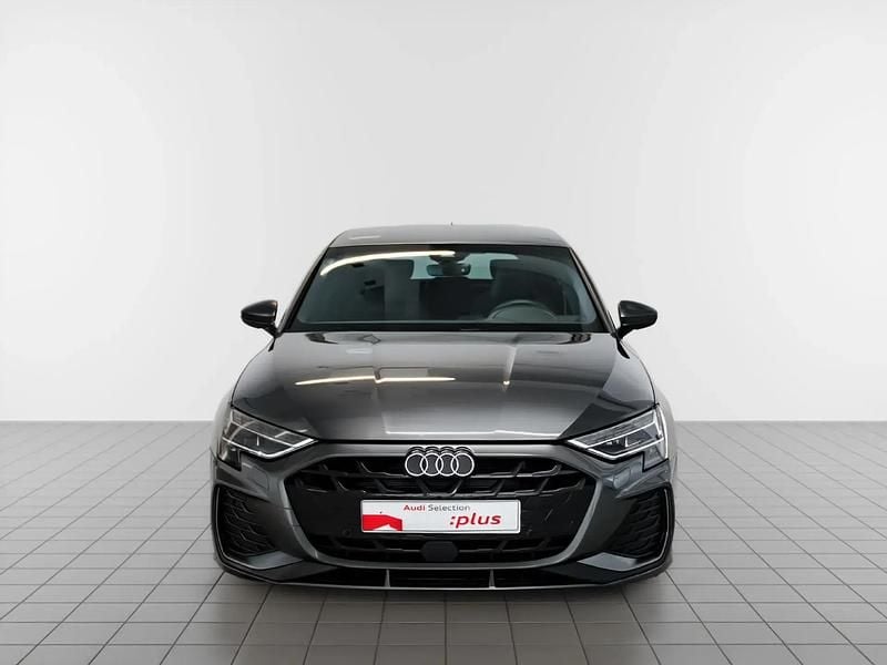 Usado Audi A3 S-Line 150 HP (110 kW) 2025 Cinzento