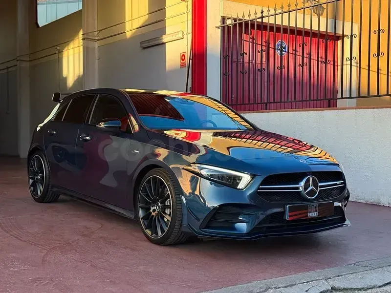Usado Mercedes A35 AMG 306 CV (225 kW) 2021 Azul Berlina