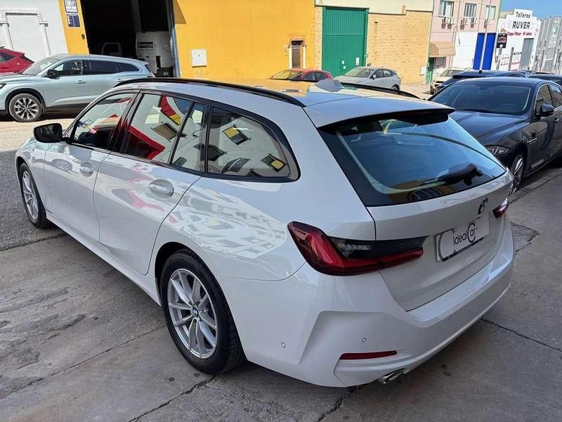 Usado BMW 318 150 CV (110 kW) 2025 Blanco Familiar