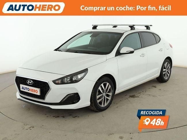 Usado Hyundai i30 120 CV (88 kW) 2021 Blanco