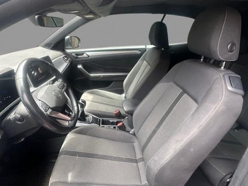 Usado VW T-Roc 110 CV (80 kW) 2023 Gris ceniza metalizado SUV