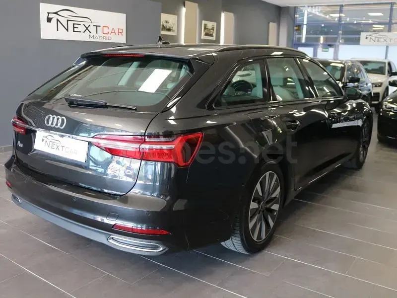 Usado Audi A6 Ambiente 163 CV (119 kW) 2021 Negro Familiar
